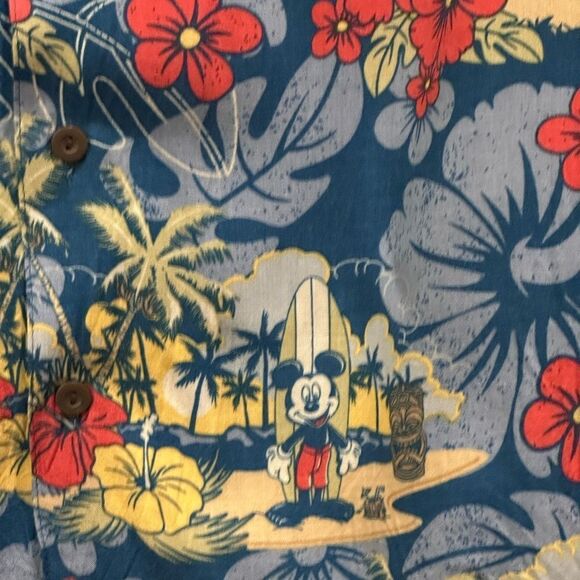 Disney Men's Floral Hawaiian button up Shirt Mickey Donald. &  Pluto - Picture 6 of 14
